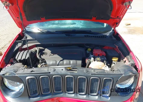 2018 Jeep Renegade Trailhawk 4X4 из США, поврежденный, VIN ZACCJBCB0JPH63974